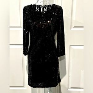 Lulus sequined dress in black. Size M